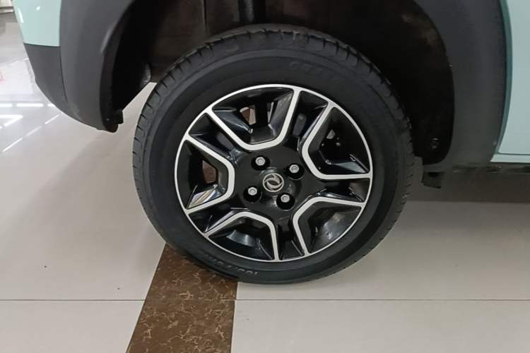 Used Dongfeng NAMMI EX1 2021 Quality Edition Right Rear Wheel Hub