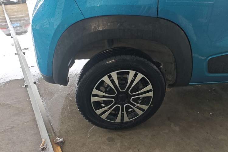 Used Dongfeng NAMMI EX1 2021 Quality Edition Right Rear Wheel Hub