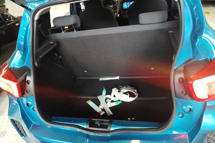 Used Dongfeng NAMMI EX1 2021 Quality Edition Trunk