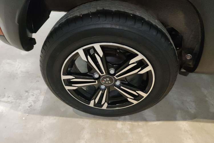 Used Dongfeng NAMMI EX1 2021 Quality Edition Right Rear Wheel Hub