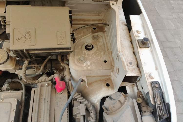 Used Dongfeng NAMMI EX1 2021 Quality Edition Engine Bay Left