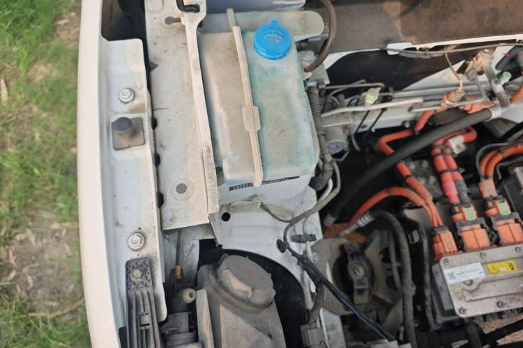 Used Dongfeng NAMMI EX1 2021 Quality Edition Engine Bay Right