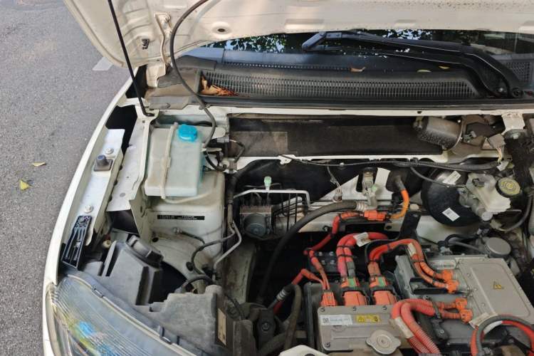 Used Dongfeng NAMMI EX1 2021 Quality Edition Engine Bay Right