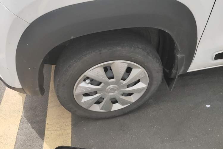 Used Dongfeng NAMMI EX1 2021 Quality Edition Left Front Wheel Hub