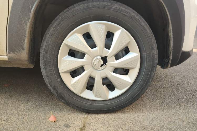 Used Dongfeng NAMMI EX1 2021 Quality Edition Right Front Wheel Hub