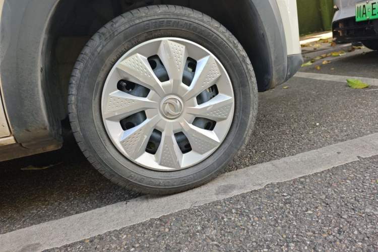 Used Dongfeng NAMMI EX1 2021 Quality Edition Right Front Wheel Hub