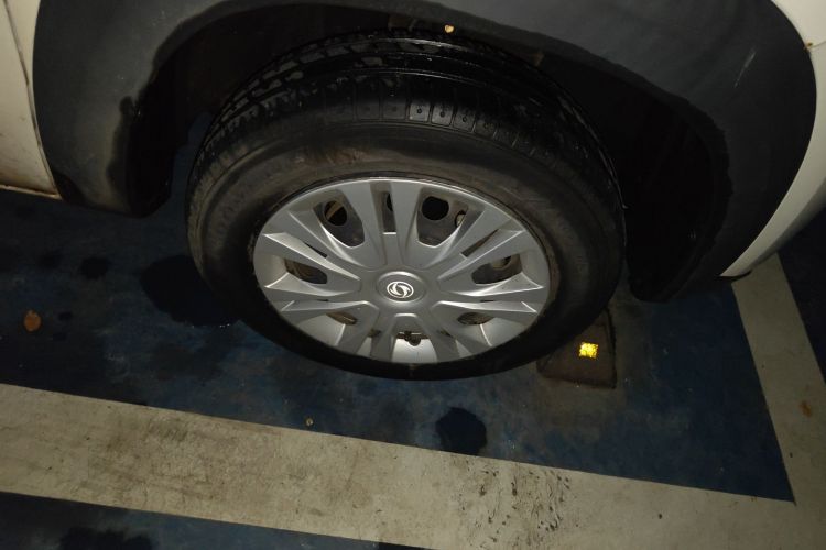 Used Dongfeng NAMMI EX1 2021 Quality Edition Right Front Wheel Hub