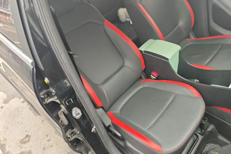 Used Dongfeng NAMMI EX1 2022 Restyled PRO Tiger Glory Deluxe Version Right Front Seat