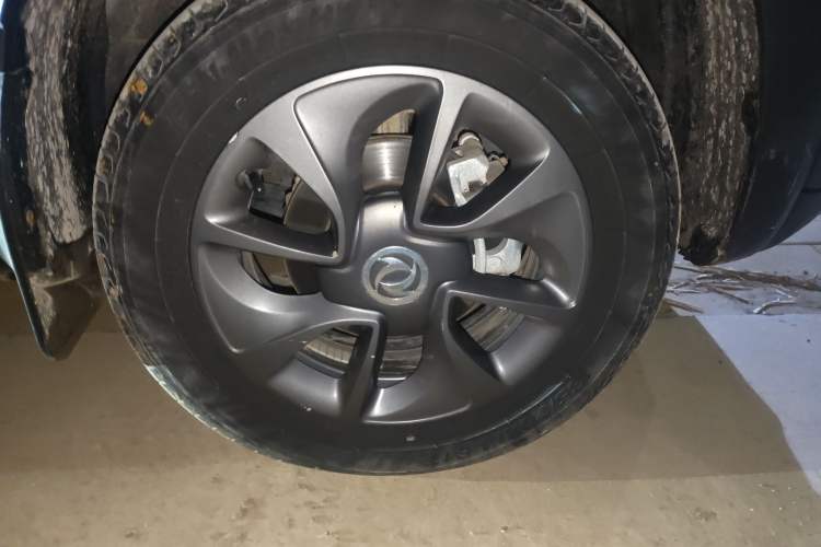 Used Dongfeng NAMMI EX1 2022 PRO Tiger Glory Luxury Model Right Front Wheel Hub