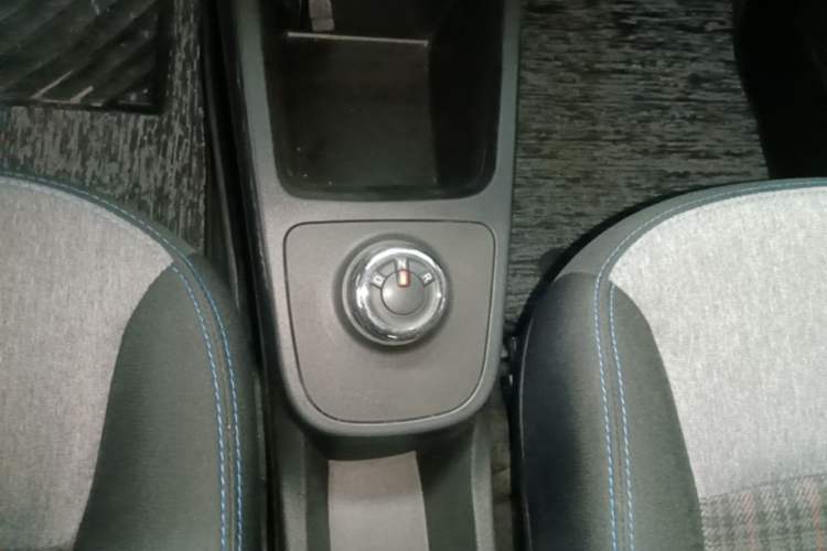 Used Dongfeng NAMMI EX1 2022 PRO YueXing Model Gear Lever