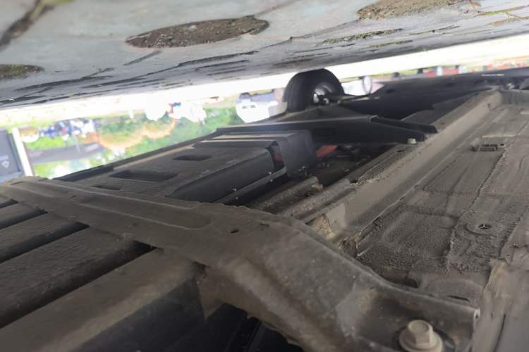 Used Dongfeng NAMMI EX1 2022 PRO Yuecheng Model Chassis Rear Left