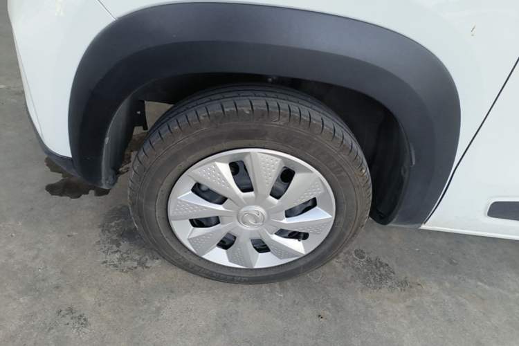 Used Dongfeng NAMMI EX1 2022 Quality Edition Left Front Wheel Hub