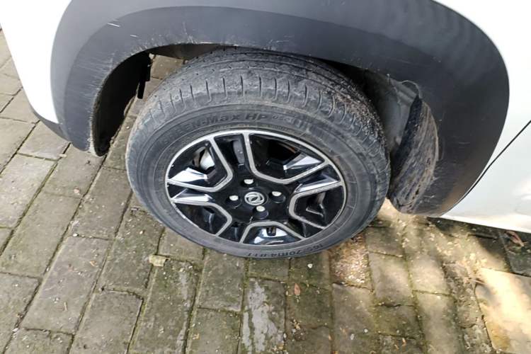 Used Dongfeng NAMMI EX1 2022 Revised PRO Enjoyment Version Left Front Wheel Hub