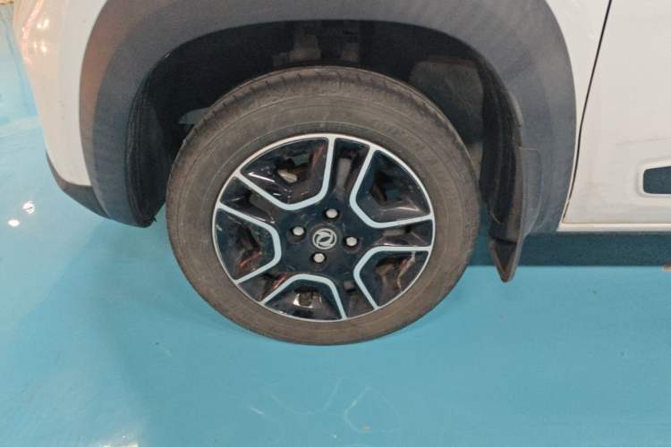 Used Dongfeng NAMMI EX1 2022 Revised PRO Enjoyment Version Left Front Wheel Hub