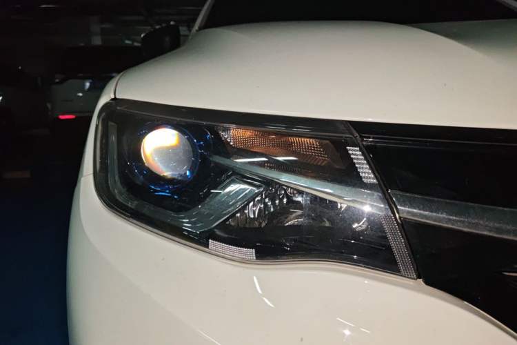 Used Dongfeng NAMMI EX1 2022 Revised PRO Enjoyment Version Right Front Headlight