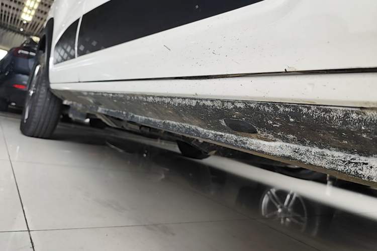 Used Dongfeng NAMMI EX1 2022 Revised PRO Yuecheng Version Right Side Sill
