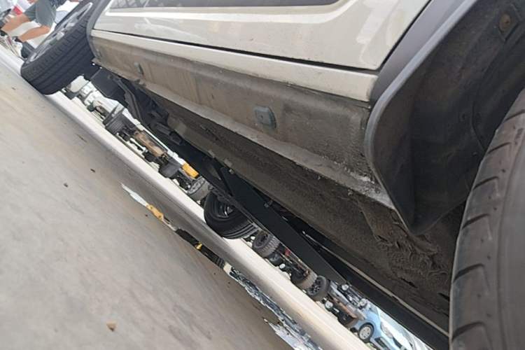 Used Dongfeng NAMMI EX1 2022 Revised PRO YueShi Version Right Side Sill