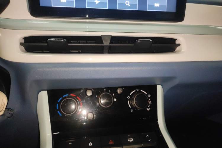 Used Dongfeng NAMMI EX1 2023 PRO Light Wind Edition Lightning Model Audio And AC Panel