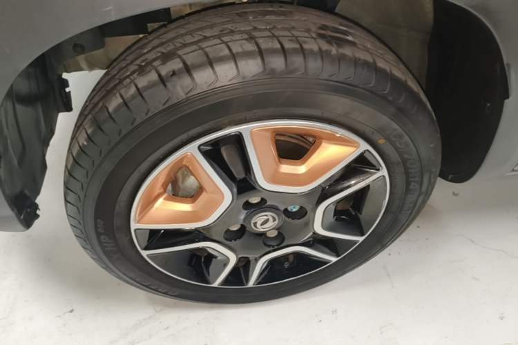 Used Dongfeng NAMMI EX1 2023 PRO Light Wind Edition Standard Model Left Front Wheel Hub