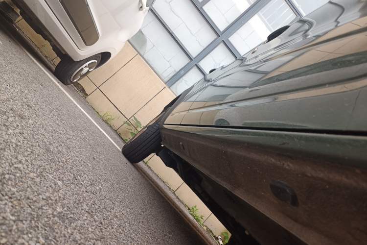 Used Dongfeng NAMMI EX1 2023 PRO Light Wind Edition Lightning Model Right Side Sill