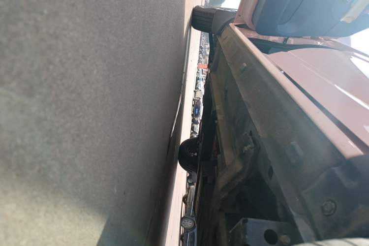Used Dongfeng NAMMI EX1 2023 PRO Light Wind Edition Lightning Model Left Side Sill