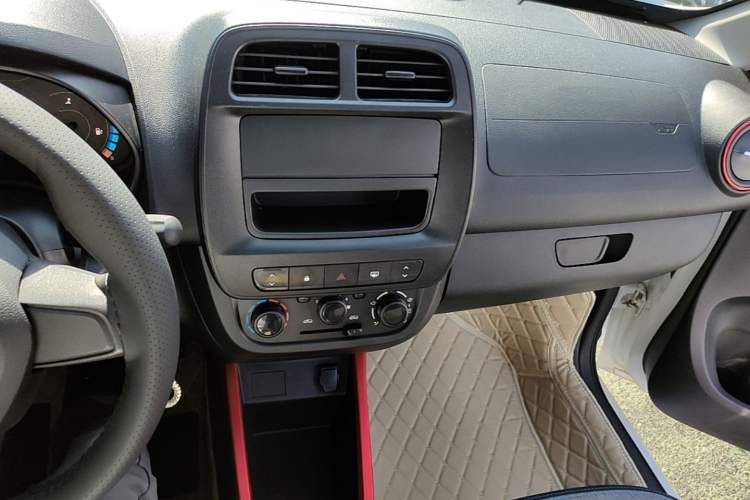 Used Dongfeng NAMMI EX1 2023 PRO Light Wind Edition Lightning Model Audio And AC Panel