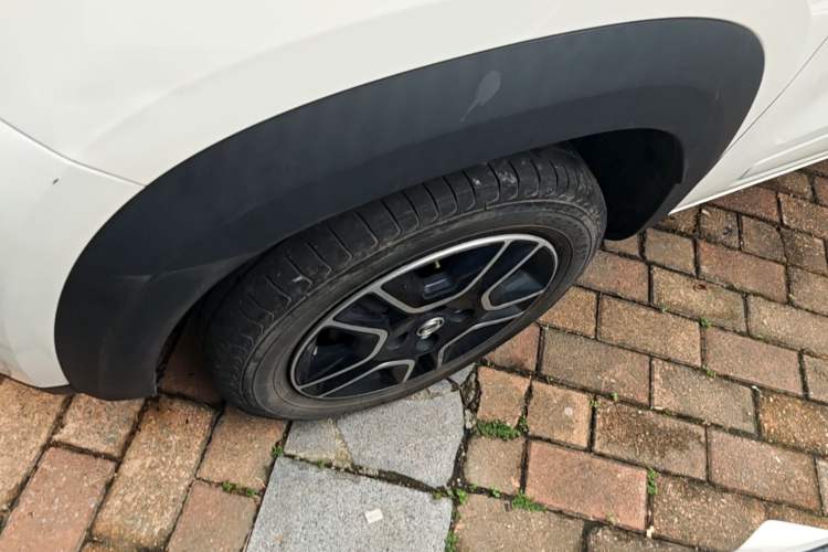 Used Dongfeng NAMMI EX1 2023 PRO Light Wind Edition Lightning Model Left Front Wheel Hub