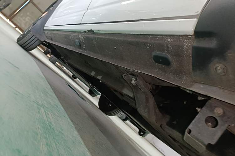 Used Dongfeng NAMMI EX1 2023 PRO Light Wind Edition Lightning Model Left Side Sill
