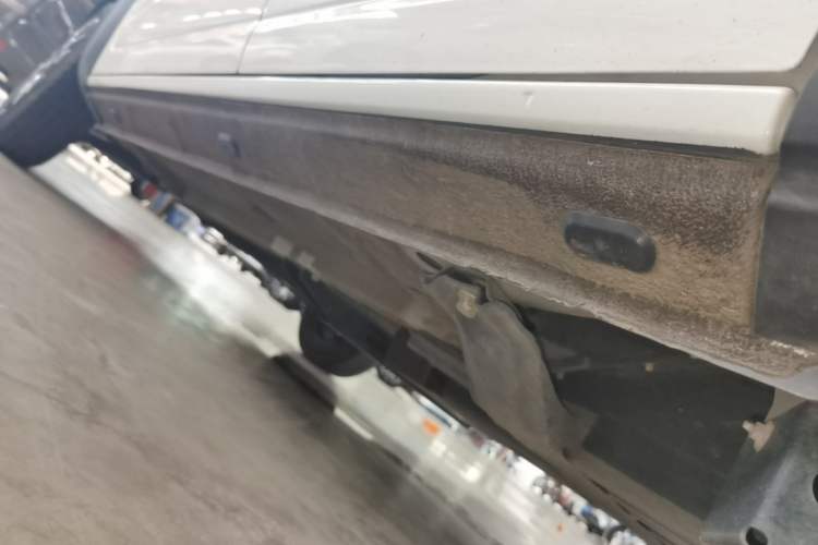 Used Dongfeng NAMMI EX1 2023 PRO Light Wind Edition Lightning Model Left Side Sill