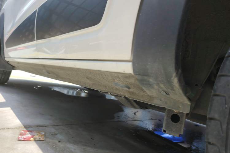 Used Dongfeng NAMMI EX1 2023 PRO Light Wind Edition Lightning Model Left Side Sill
