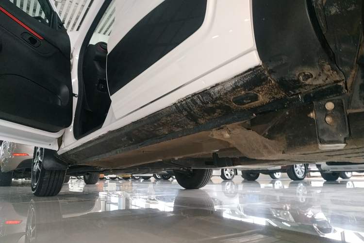 Used Dongfeng NAMMI EX1 2023 PRO Light Wind Edition Lightning Model Left Side Sill