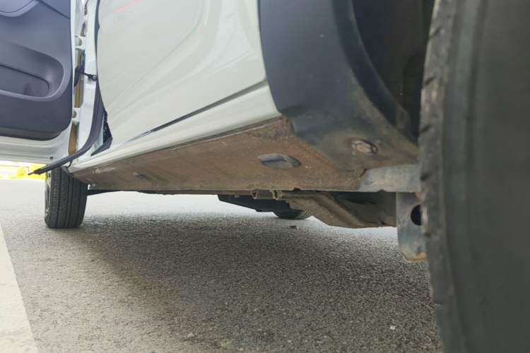 Used Dongfeng NAMMI EX1 2023 PRO Light Wind Edition Lightning Model Left Side Sill