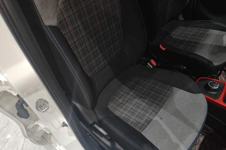 Used Dongfeng NAMMI EX1 2023 PRO Light Wind Edition Lightning Model Right Front Seat