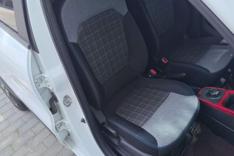 Used Dongfeng NAMMI EX1 2023 PRO Light Wind Edition Lightning Model Right Front Seat