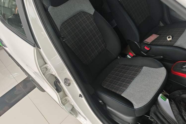 Used Dongfeng NAMMI EX1 2023 PRO Light Wind Edition Lightning Model Right Front Seat