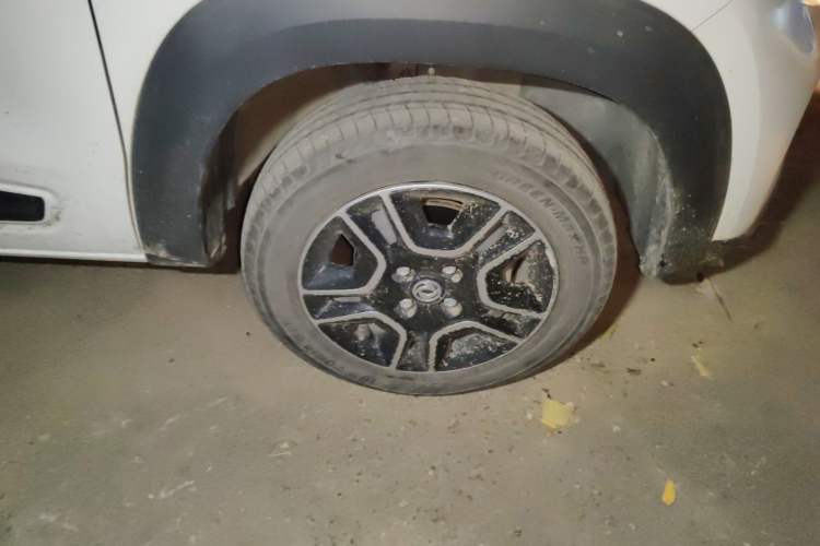Used Dongfeng NAMMI EX1 2023 PRO Light Wind Edition Lightning Model Right Front Wheel Hub