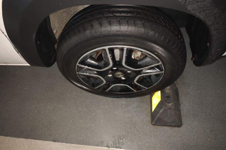 Used Dongfeng NAMMI EX1 2023 PRO Light Wind Edition Lightning Model Right Front Wheel Hub