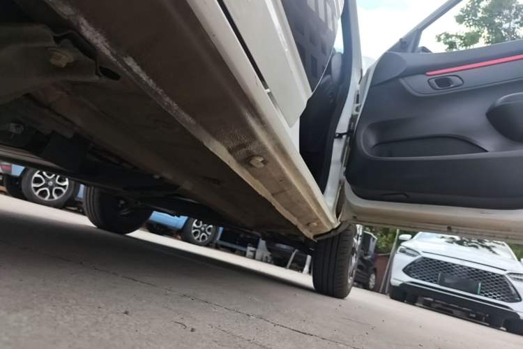 Used Dongfeng NAMMI EX1 2023 PRO Light Wind Edition Lightning Model Right Side Sill