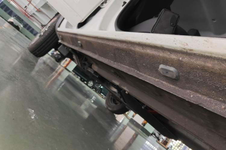Used Dongfeng NAMMI EX1 2023 PRO Light Wind Edition Lightning Model Right Side Sill