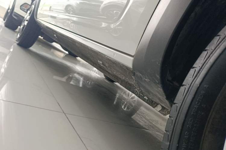 Used Dongfeng NAMMI EX1 2023 PRO Light Wind Edition Lightning Model Right Side Sill