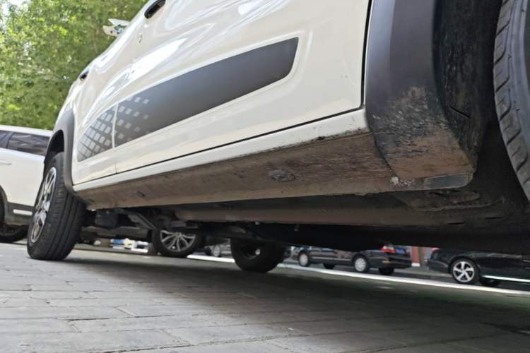 Used Dongfeng NAMMI EX1 2023 PRO Light Wind Edition Lightning Model Right Side Sill