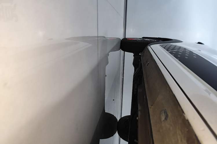 Used Dongfeng NAMMI EX1 2023 PRO Light Wind Edition Lightning Model Right Side Sill