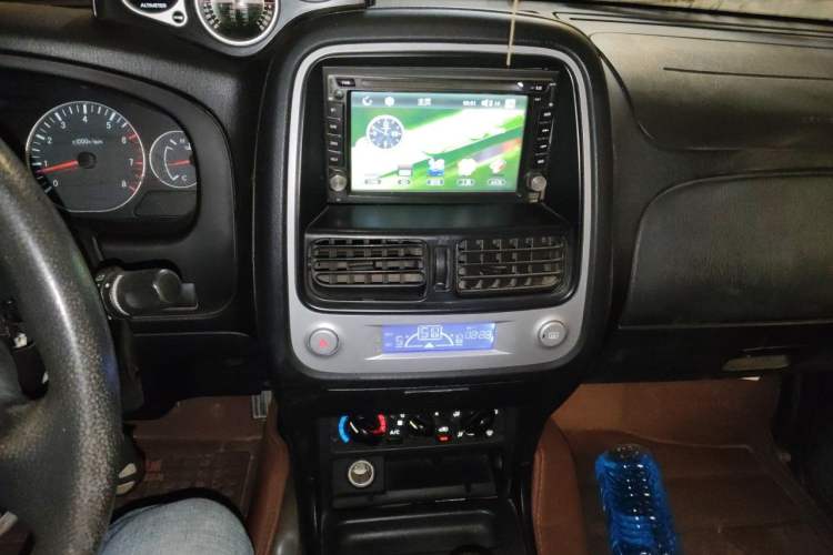 Used Dongfeng Oting 2007 2.4L Manual Two-Wheel Drive Luxury Edition Audio And AC Panel