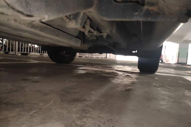 Used Dongfeng Oting 2007 2.4L Manual Two-Wheel Drive Luxury Edition Chassis Rear Right