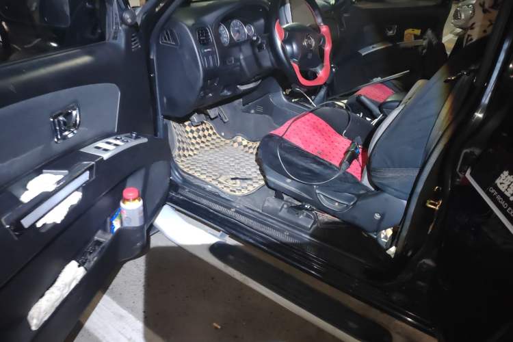 Used Dongfeng Oting 2007 2.4L Manual Two-Wheel Drive Luxury Edition Driver Seat