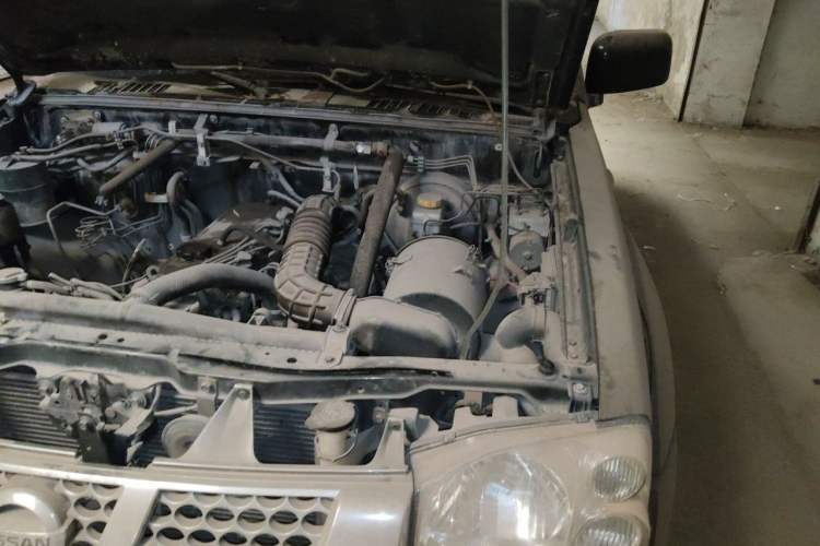 Used Dongfeng Oting 2007 2.4L Manual Two-Wheel Drive Luxury Edition Engine Bay Left