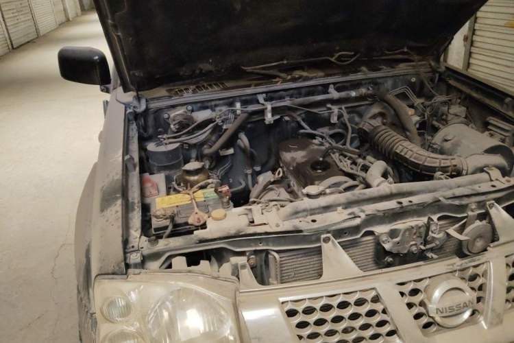 Used Dongfeng Oting 2007 2.4L Manual Two-Wheel Drive Luxury Edition Engine Bay Right