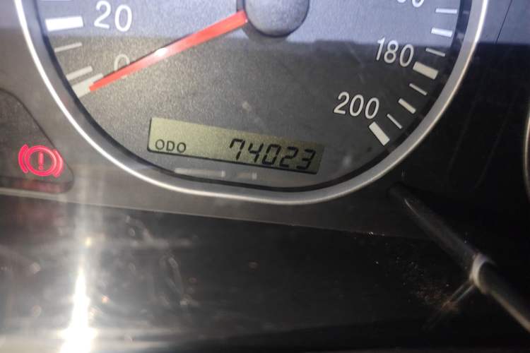 Used Dongfeng Oting 2007 2.4L Manual Two-Wheel Drive Luxury Edition Odometer Close Up