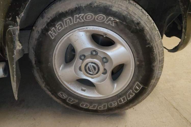 Used Dongfeng Oting 2007 2.4L Manual Two-Wheel Drive Luxury Edition Right Front Wheel Hub
