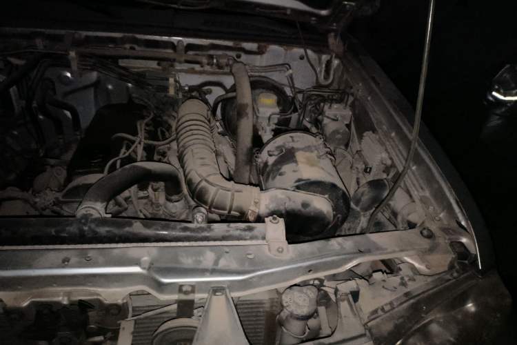 Used Dongfeng Oting 2007 2.4L Automatic Two-Wheel Drive Luxury Edition Engine Bay Left